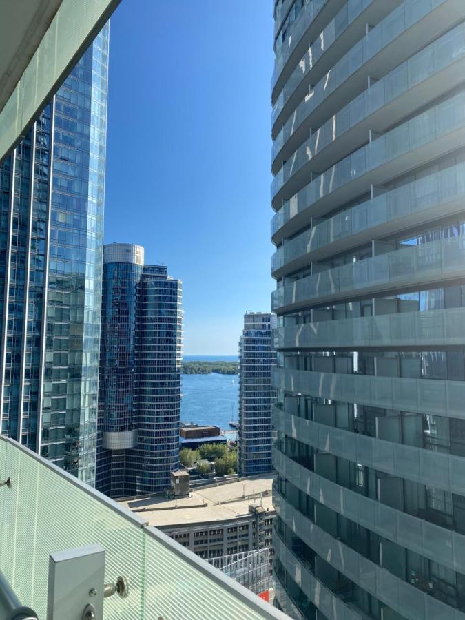 Stylish Condos Toronto Exterior photo