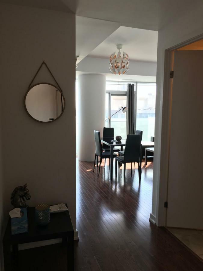 Stylish Condos Toronto Exterior photo